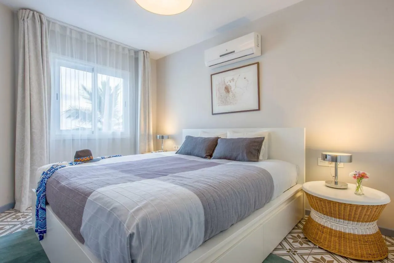 Modern, Bright And Welcoming Oceanfront Apartment Puerto de Santiago