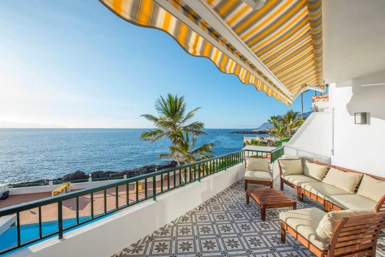 Modern, Bright And Welcoming Oceanfront Apartment Puerto de Santiago