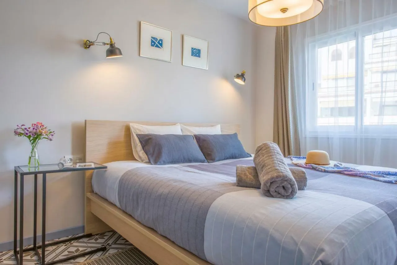 Modern, Bright And Welcoming Oceanfront Apartment Puerto de Santiago